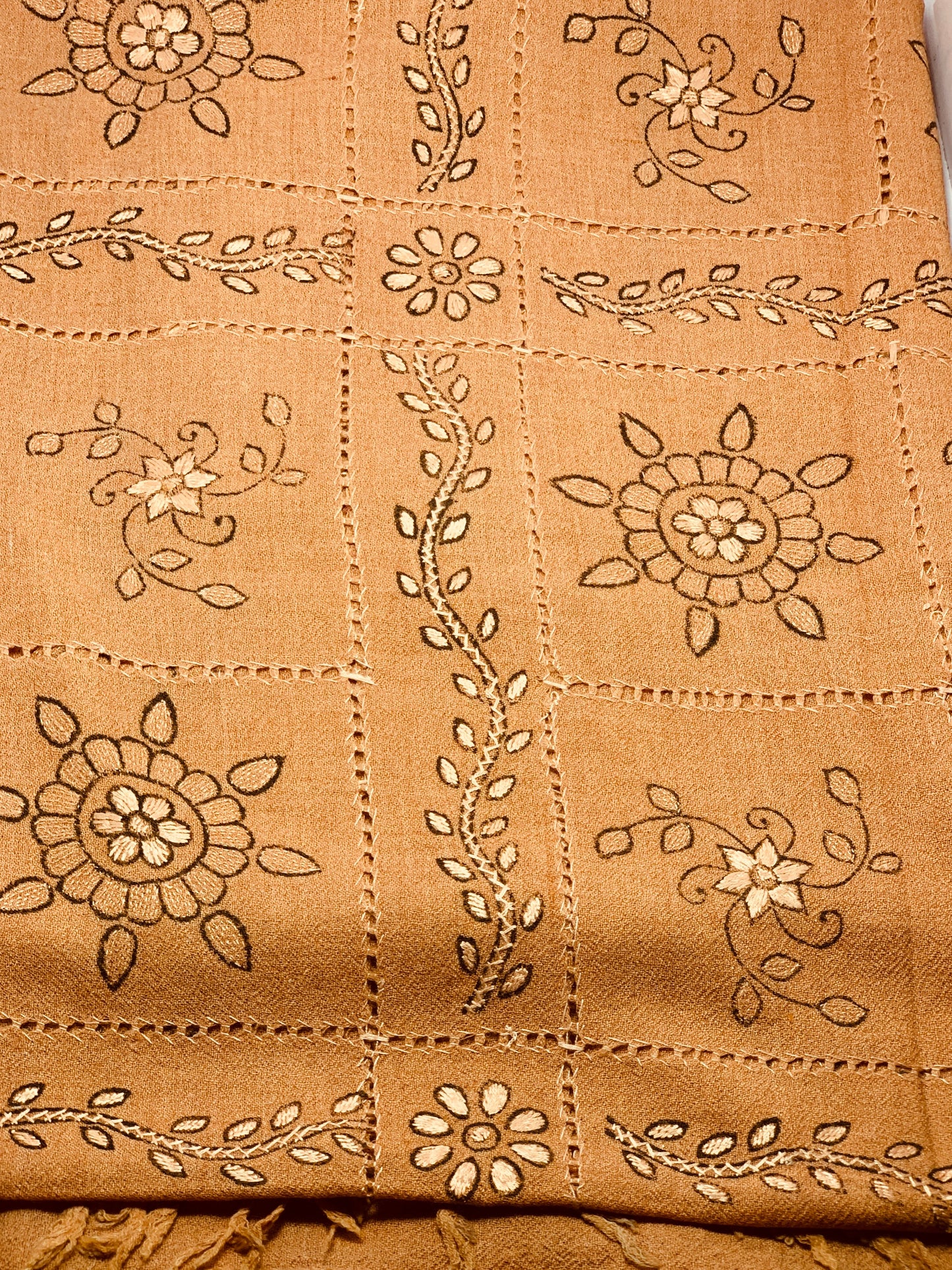 Gulzar Swati Shawl – Handcrafted Islampur Floral Design