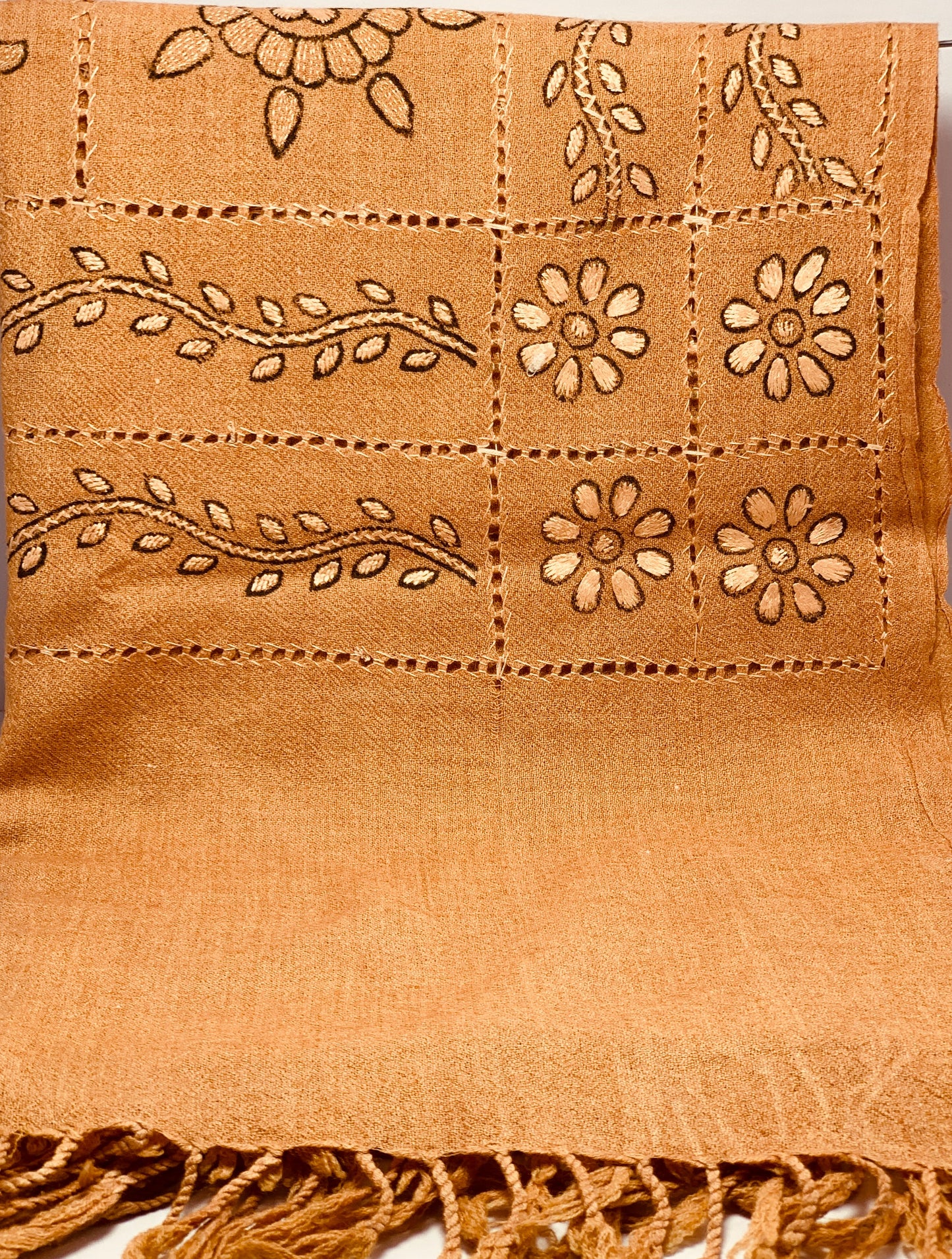 Gulzar Swati Shawl – Handcrafted Islampur Floral Design