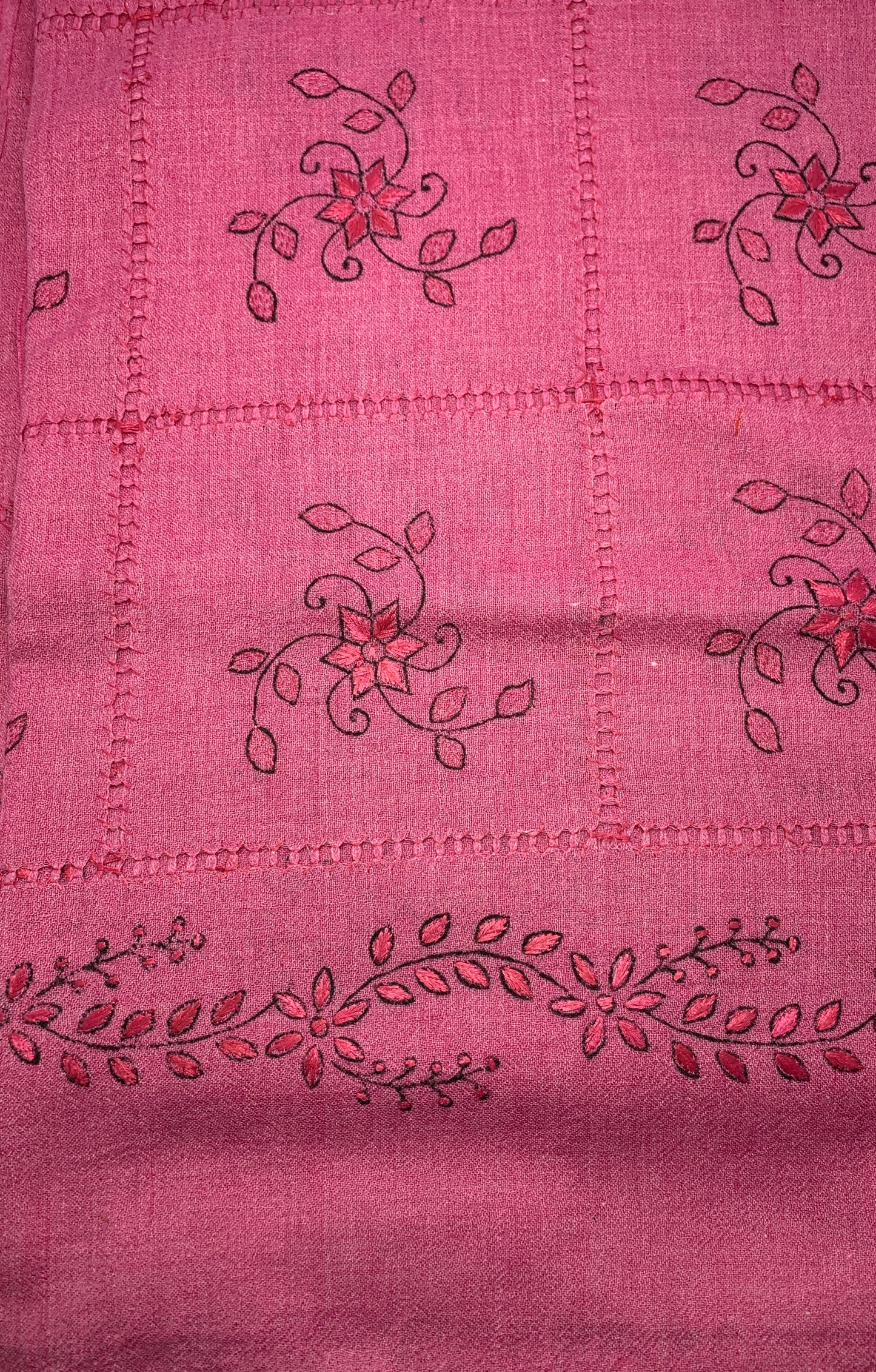 Classic Charm – 100% Swati Islampur Shawl